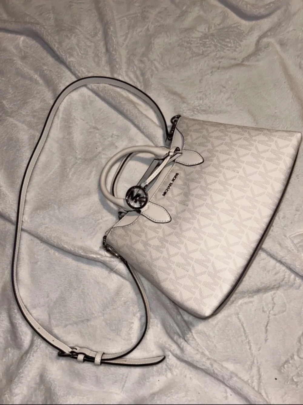 michael kors white handbag and cross body